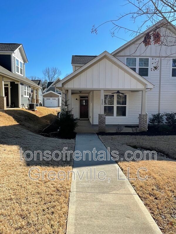 Greenville House: 536 Twin Lake Road