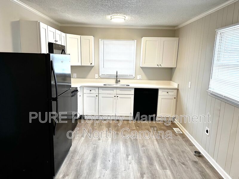 Lexington House: 1414 White St