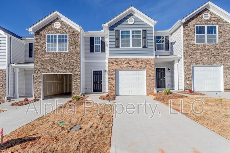 Greer House: 30 Moorlyn Ln