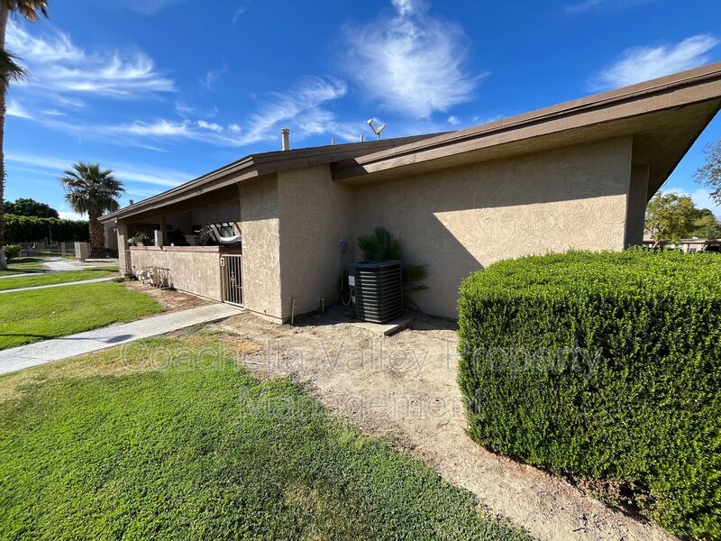 Indio House: 45546 Aladdin St