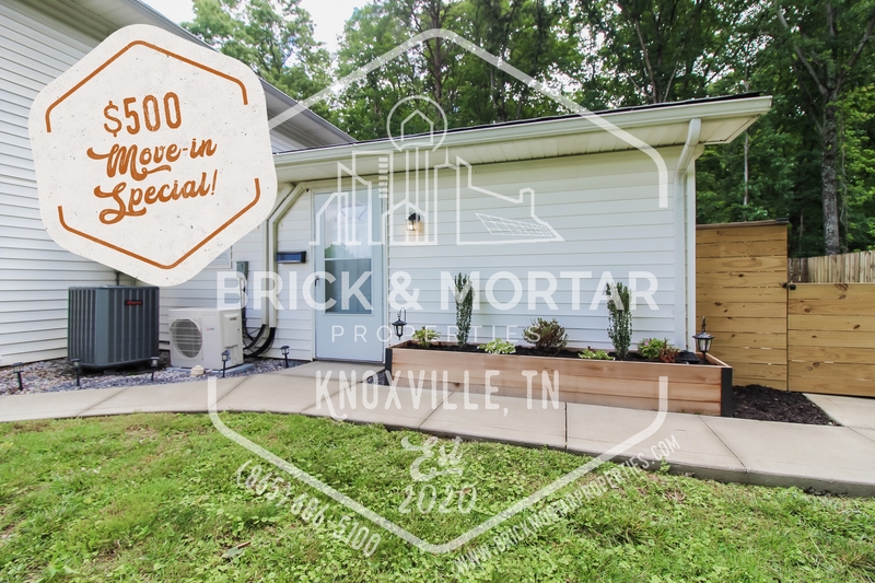 Knoxville House: 617 South Gallaher View Road