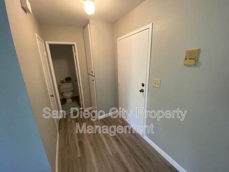 San Diego Condo: 6930 Hyde Park Dr.