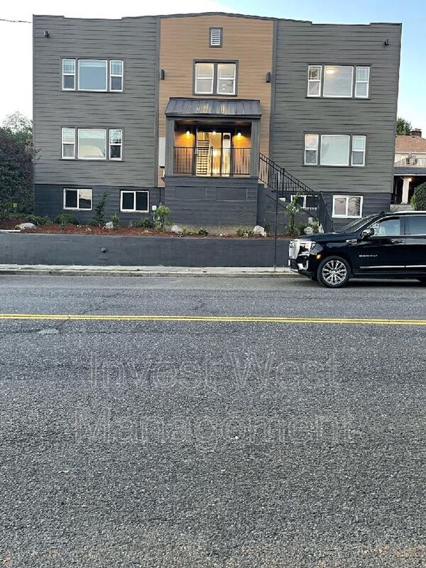 Camas House: 615 NE 6 Street