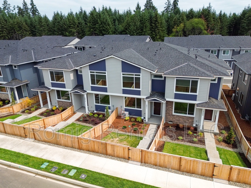 Vancouver House: 18611 Northeast 44th Avenue
