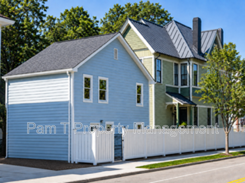 Savannah Condo: 201 W 37th St
