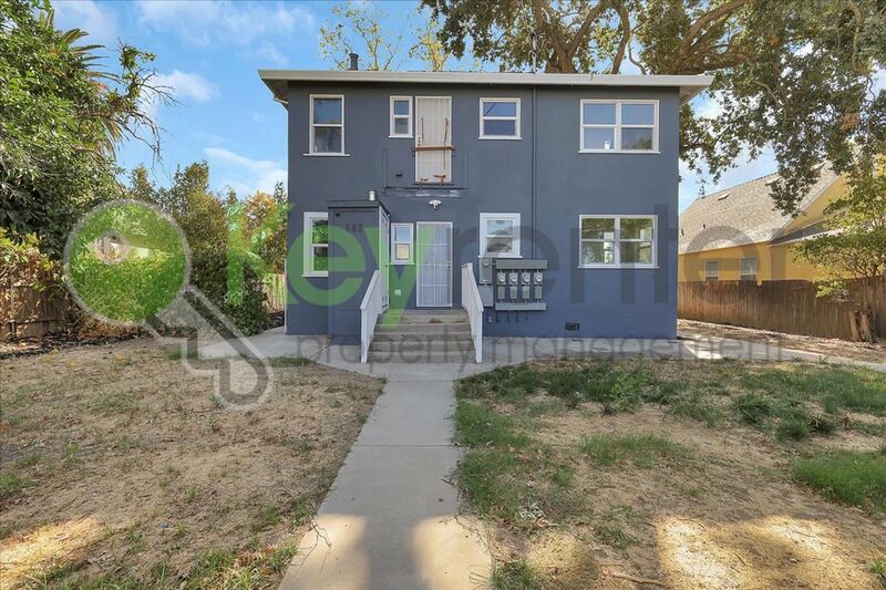 Sacramento House: 1119 Lochbrae Rd