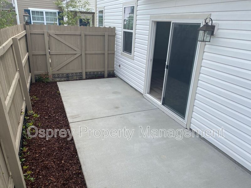 Stylish 2-Bedroom Condo in Spence Crossing - Photo 25