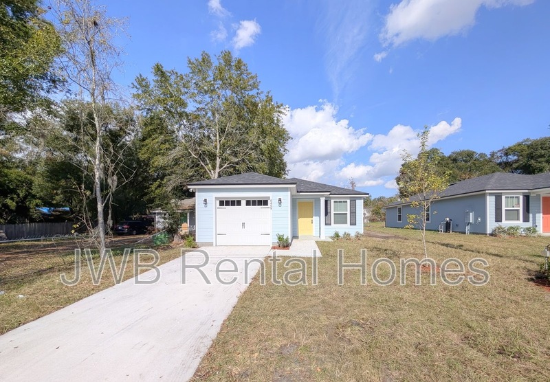 Jacksonville House: 8459 Buttercup St