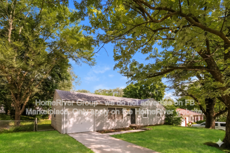 Grandview House: 6410 E 149th Ter