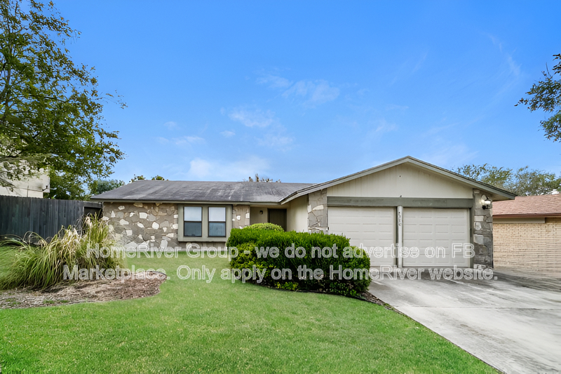 San Antonio House: 5350 Maple Vis