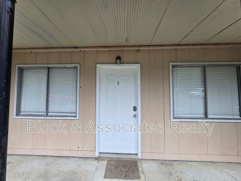 Archdale Condo: 3501 Glendale Rd