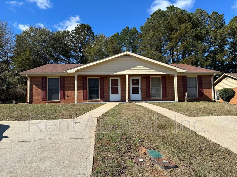 Conyers House: 2599 Shore Wood Ct Ne