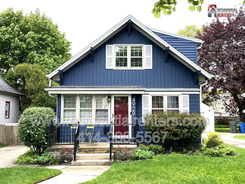 Whitefish Bay House: 4929 N Hollywood Avenue
