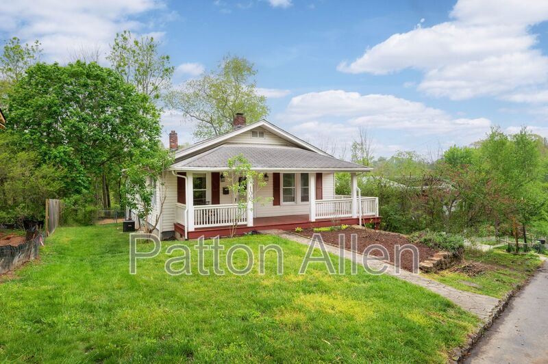 Asheville House: 100 West St