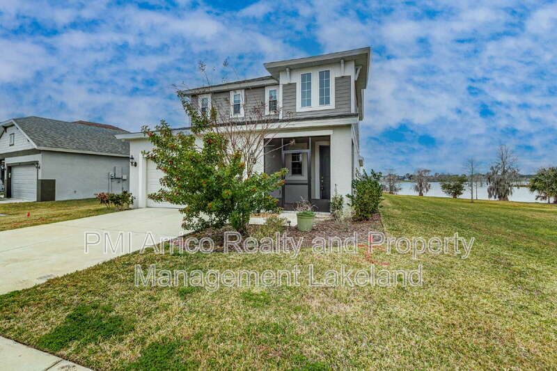 Lakeland House: 2609 Village Lakes Boulevard