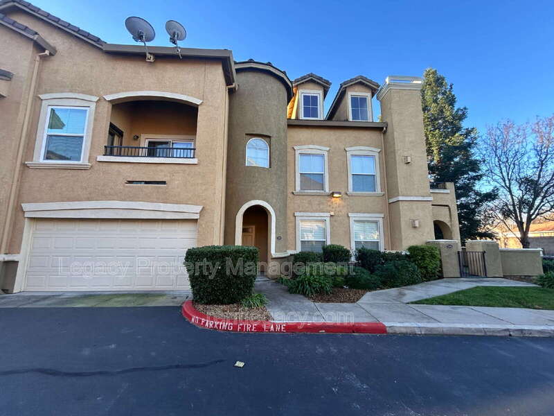 Sacramento Condo: 5350 Dunlay Dr