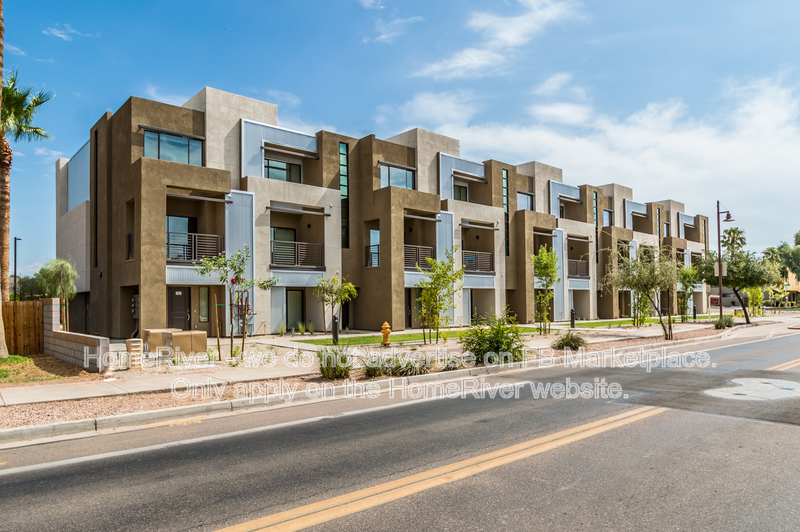 Tempe Townhome: 1000 W 5th St