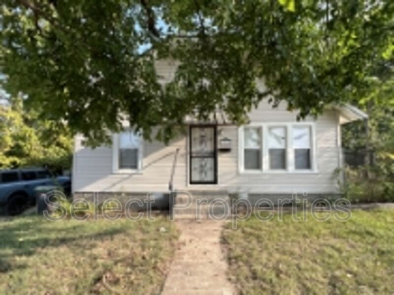 Jonesboro House: 1300 Aggie