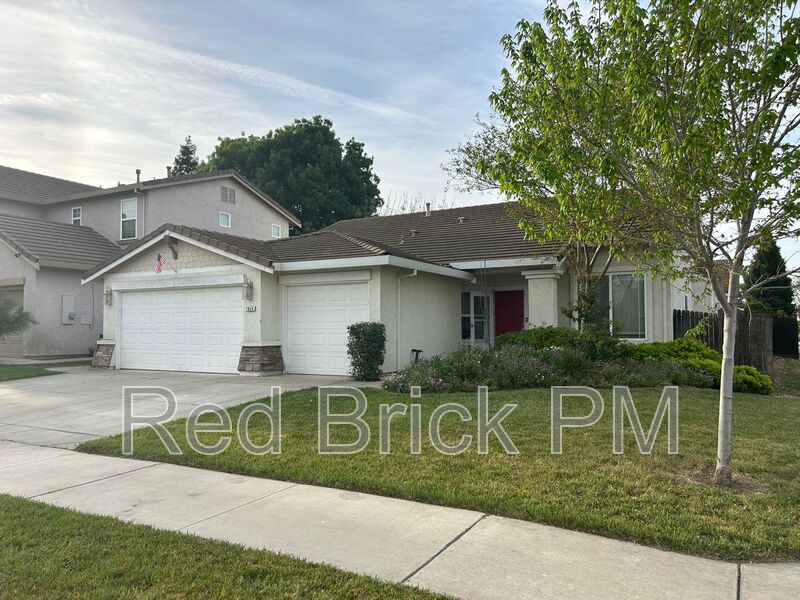 Merced House: 1540 Esplanade Dr.