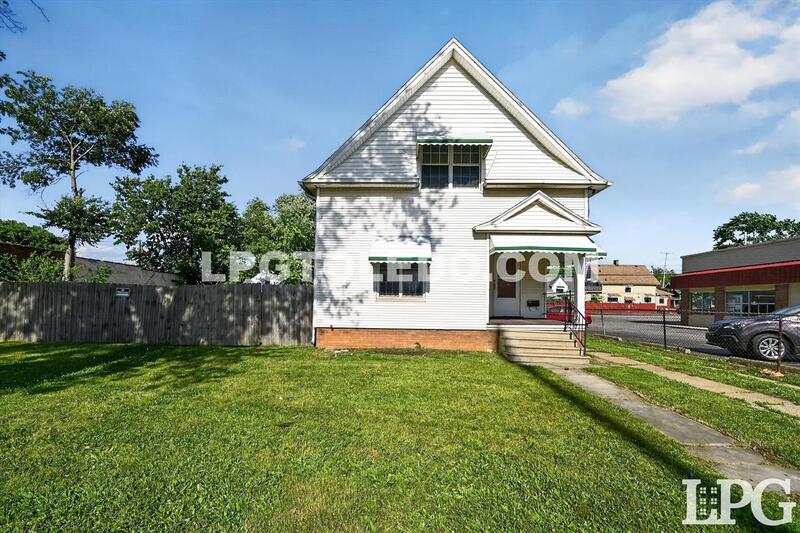 Toledo House: 3318 Stickney Ave.