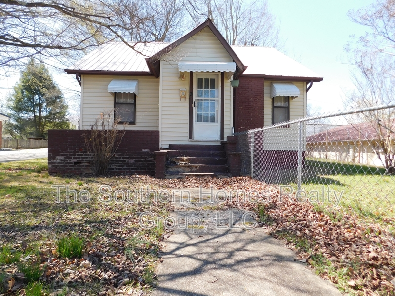 Athens House: 6 Douglas Street