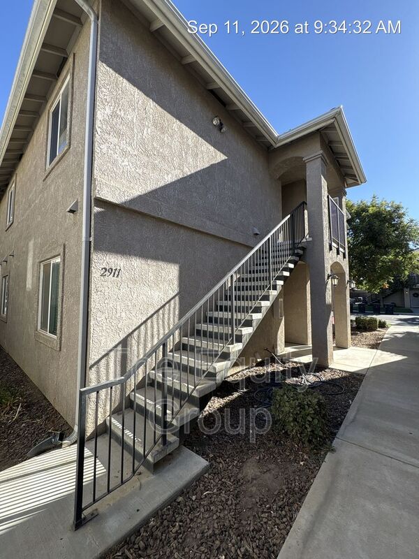 Visalia House: 2911 North Zachary Street