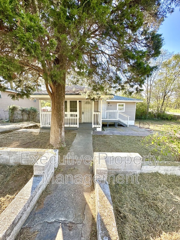 Bessemer House: 3216 Avenue B