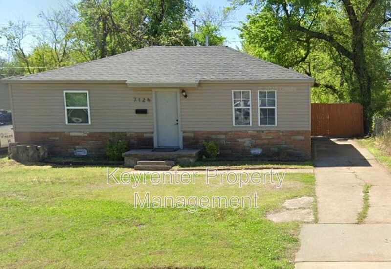 Midwest City House: 7126 SE 15th St