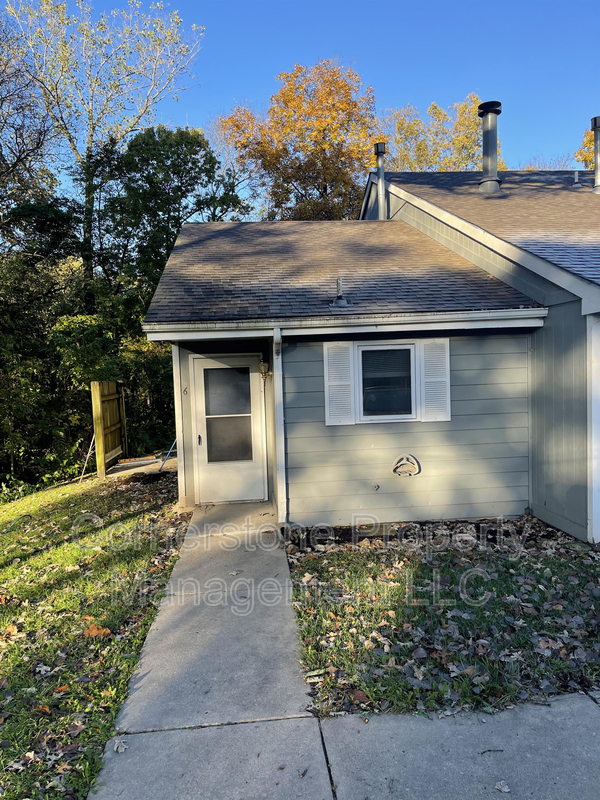 Eudora House: 817 Maple Lane #6