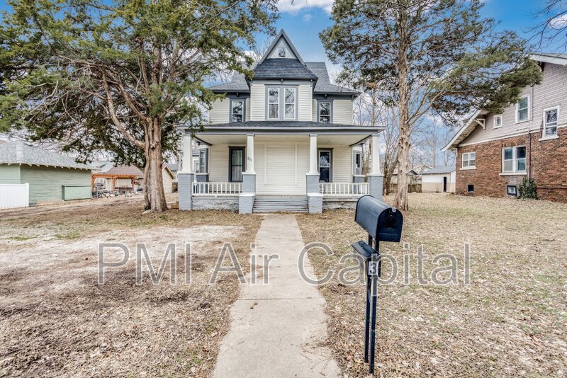 El Dorado Condo: 911 West Central Avenue