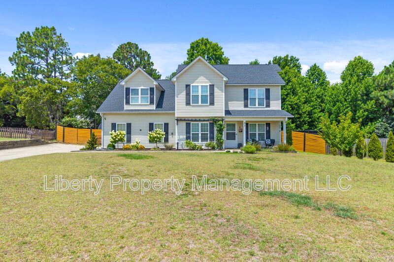 Bunnlevel House: 21 Sawtooth Oak Cir