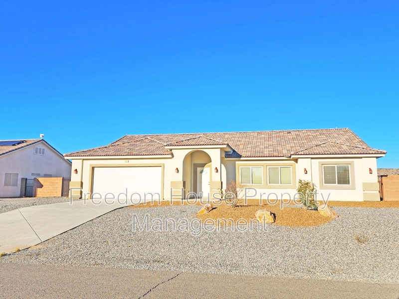Pahrump House: 4920 Honey Locust Drive