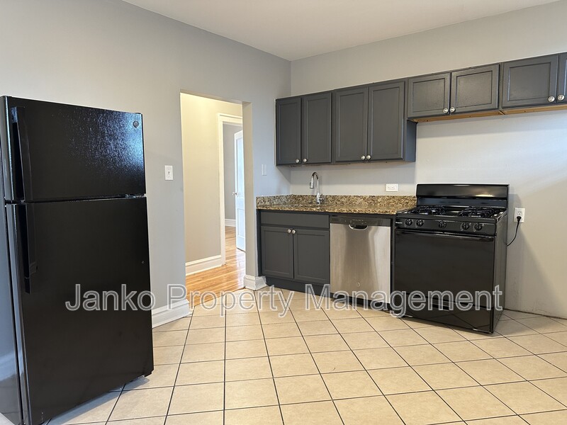 Chicago Condo: 5605 W Wabansia Ave