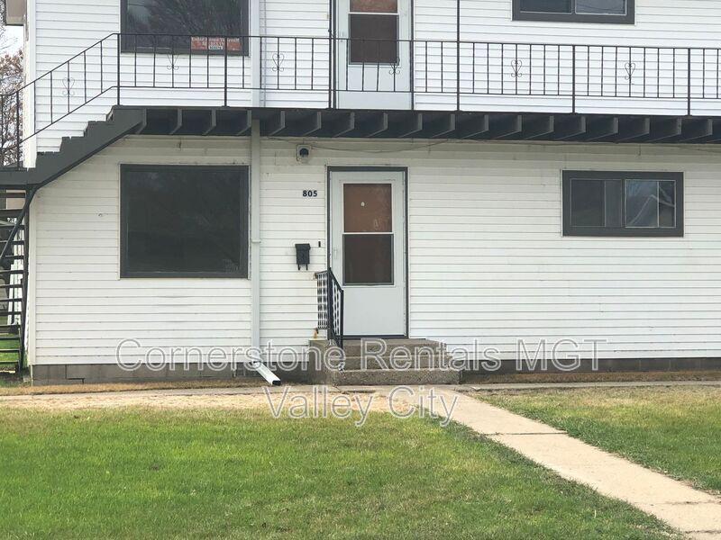 Valley City House: 815 3rd St SW