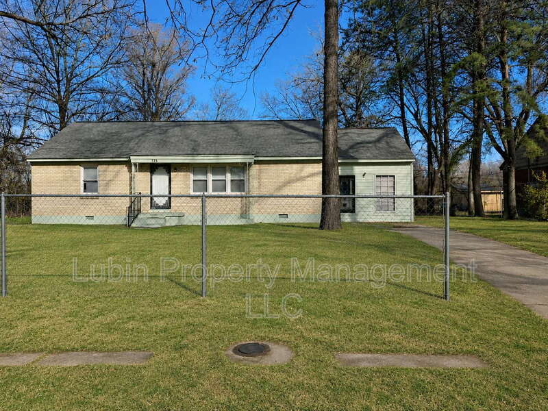 Memphis House: 376 Clarice Dr