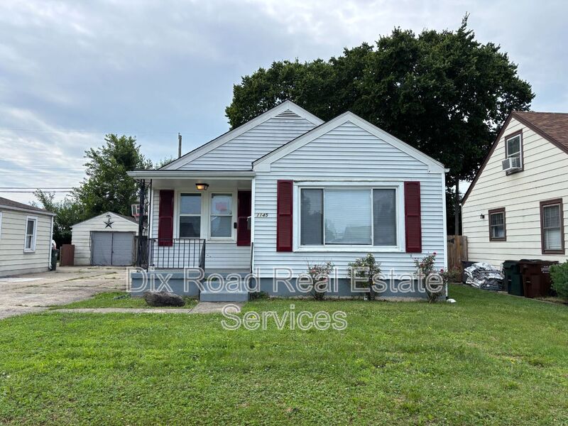Hamilton House: 1145 Chase Avenue