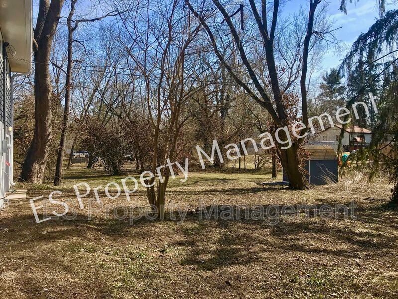 Great 3 Bedroom 1.5 Bathroom Home in Washington Township! - Photo 27