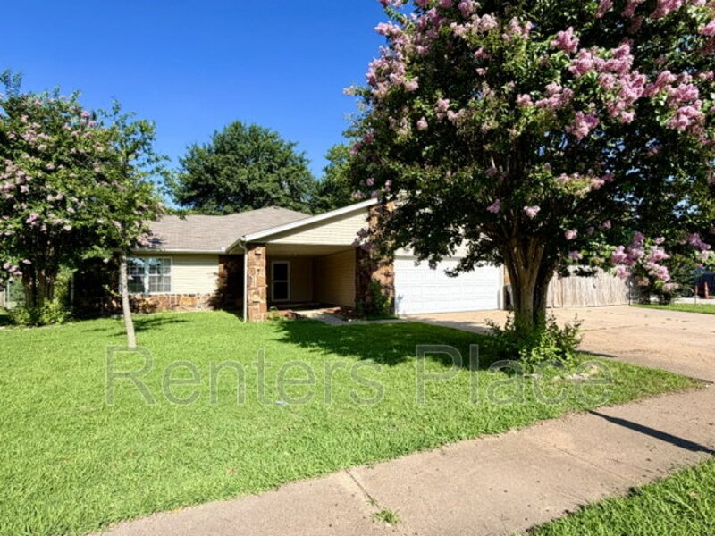 Glenpool House: 14148 South Poplar Place