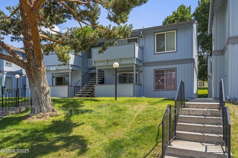 Reno House: 3948 Clear Acre Lane