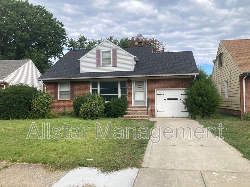 Euclid House: 320 Halle Dr.