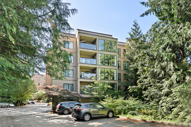 Mill Creek Condo: 15512 Country Club Dr