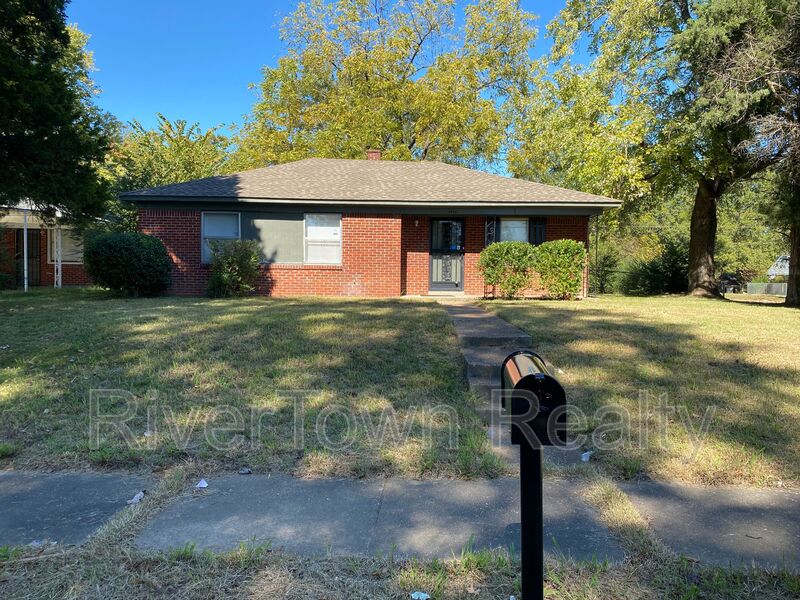 Memphis House: 1456 Paullus Ave