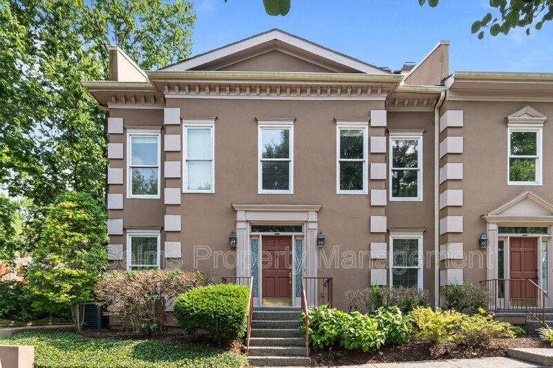 Nashville House: 3011 Woodlawn Dr