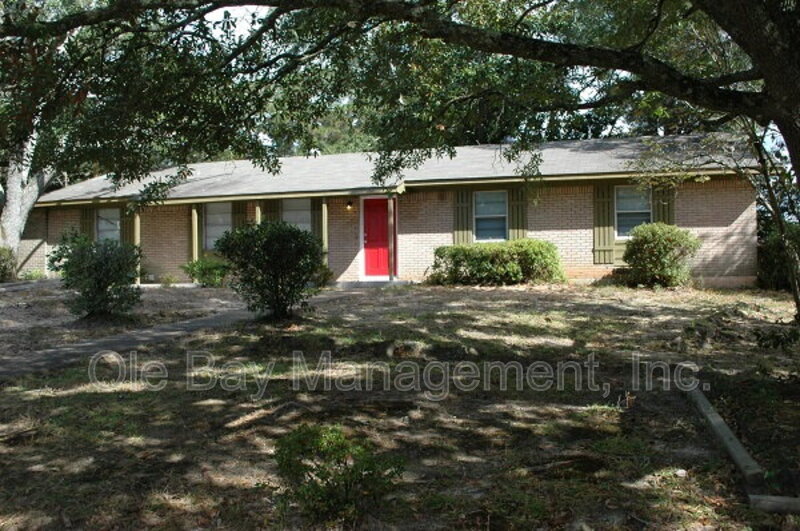 Mobile House: 1002 Centerwood Dr