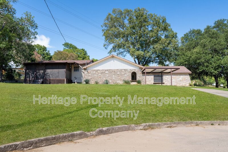 New Braunfels House: 640 Crest Lane