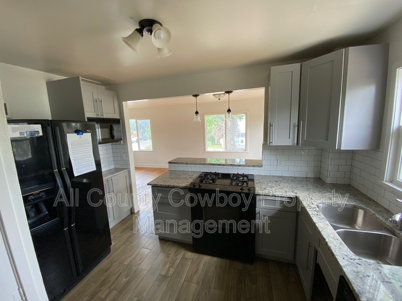 Laramie House: 1203 Canby St