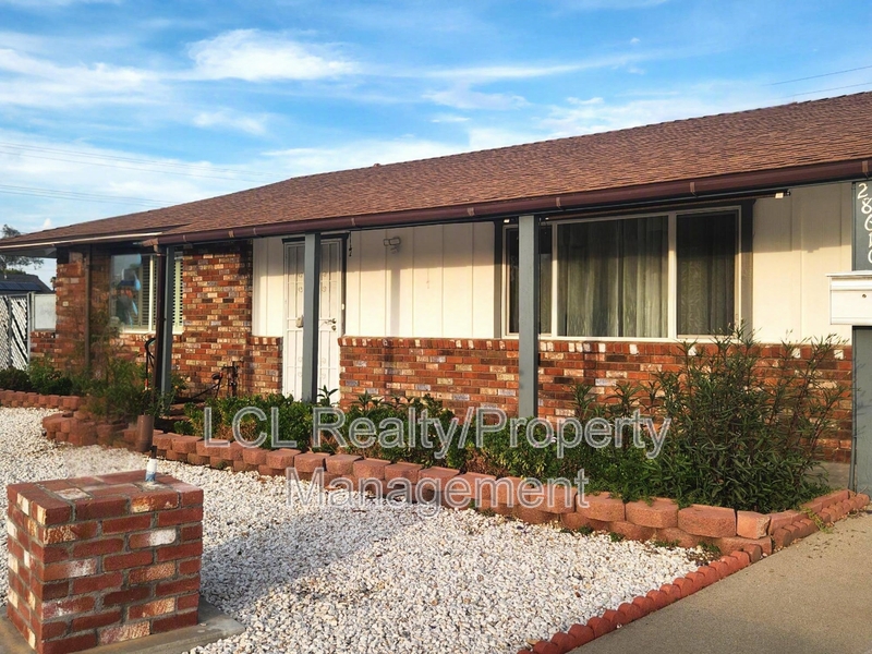 Menifee House: 28610 Pebble Beach Dr