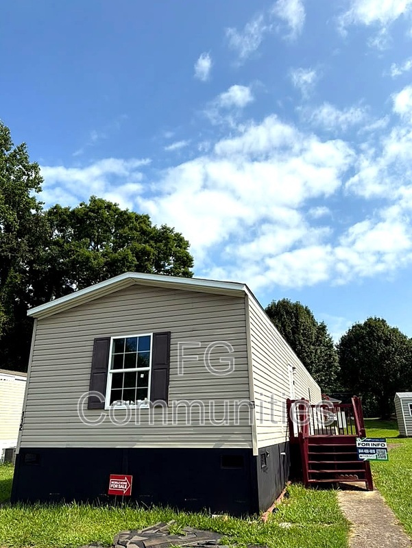 Greenville House: 112 Cloverleaf Ct