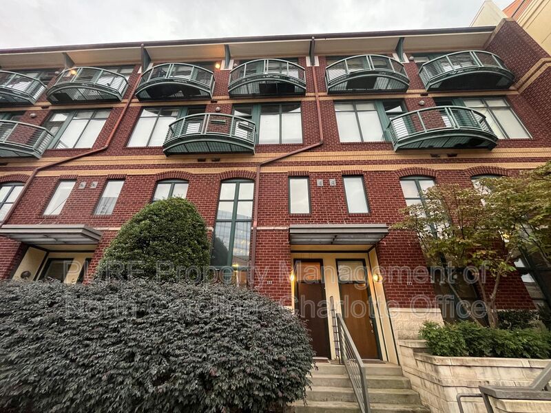 Charlotte House: 115 E Park Ave