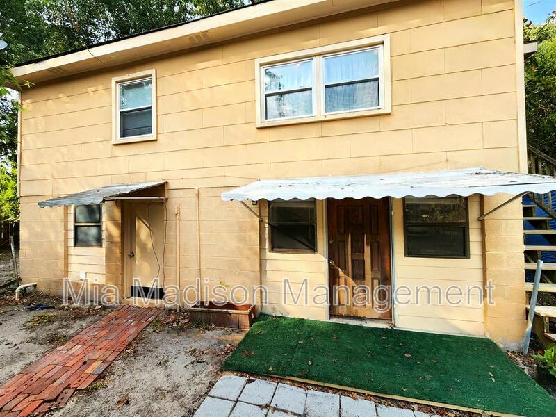 Savannah Condo: 40 1/2 Wesley St Lower